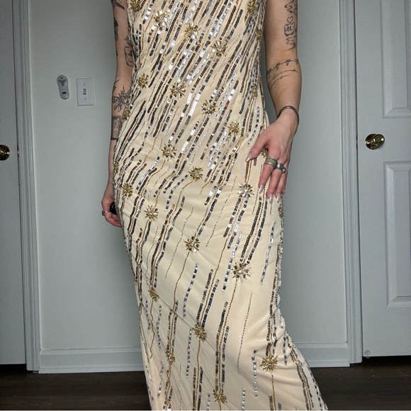 Mac Duggal Rosette Sequin Crystal One Shoulder Dress Size 4 - Picture 3 of 6